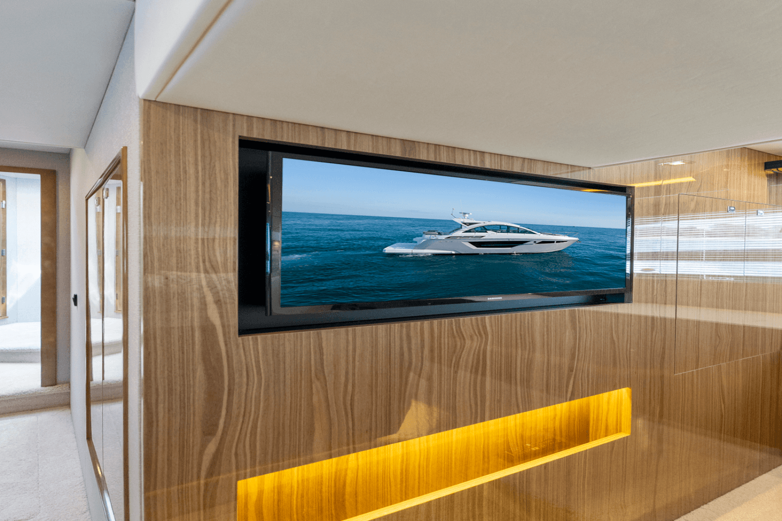 2025 Cruisers Yachts 50 Cantius