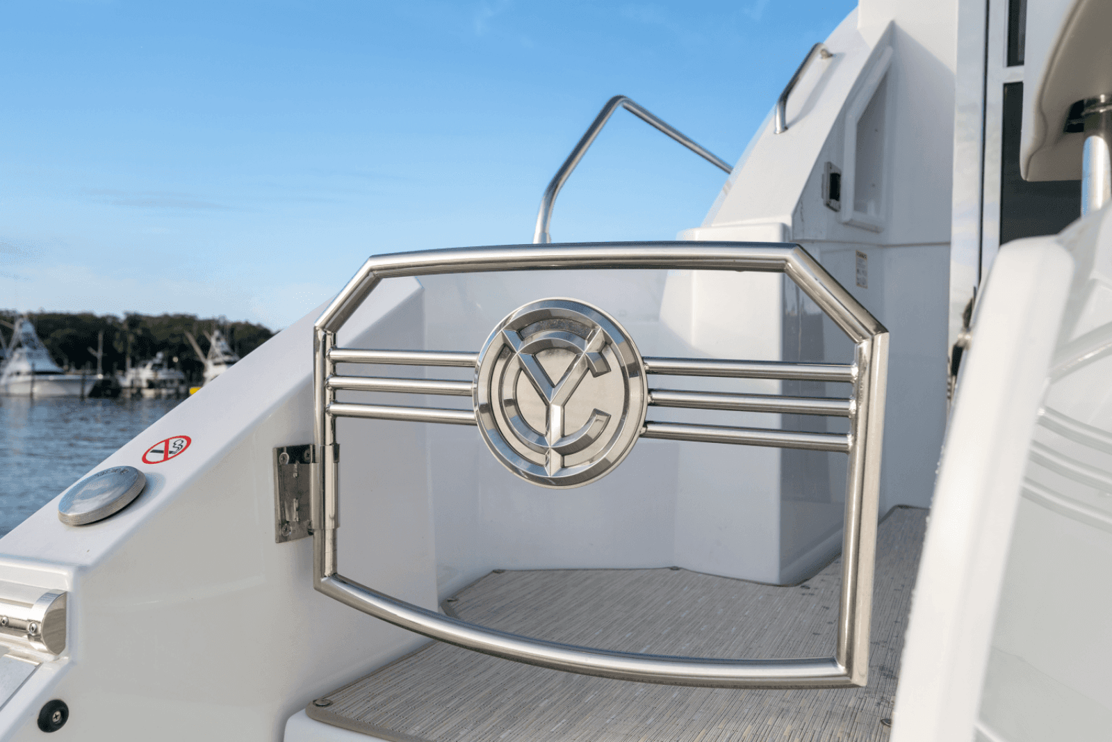 2025 Cruisers Yachts 50 Cantius