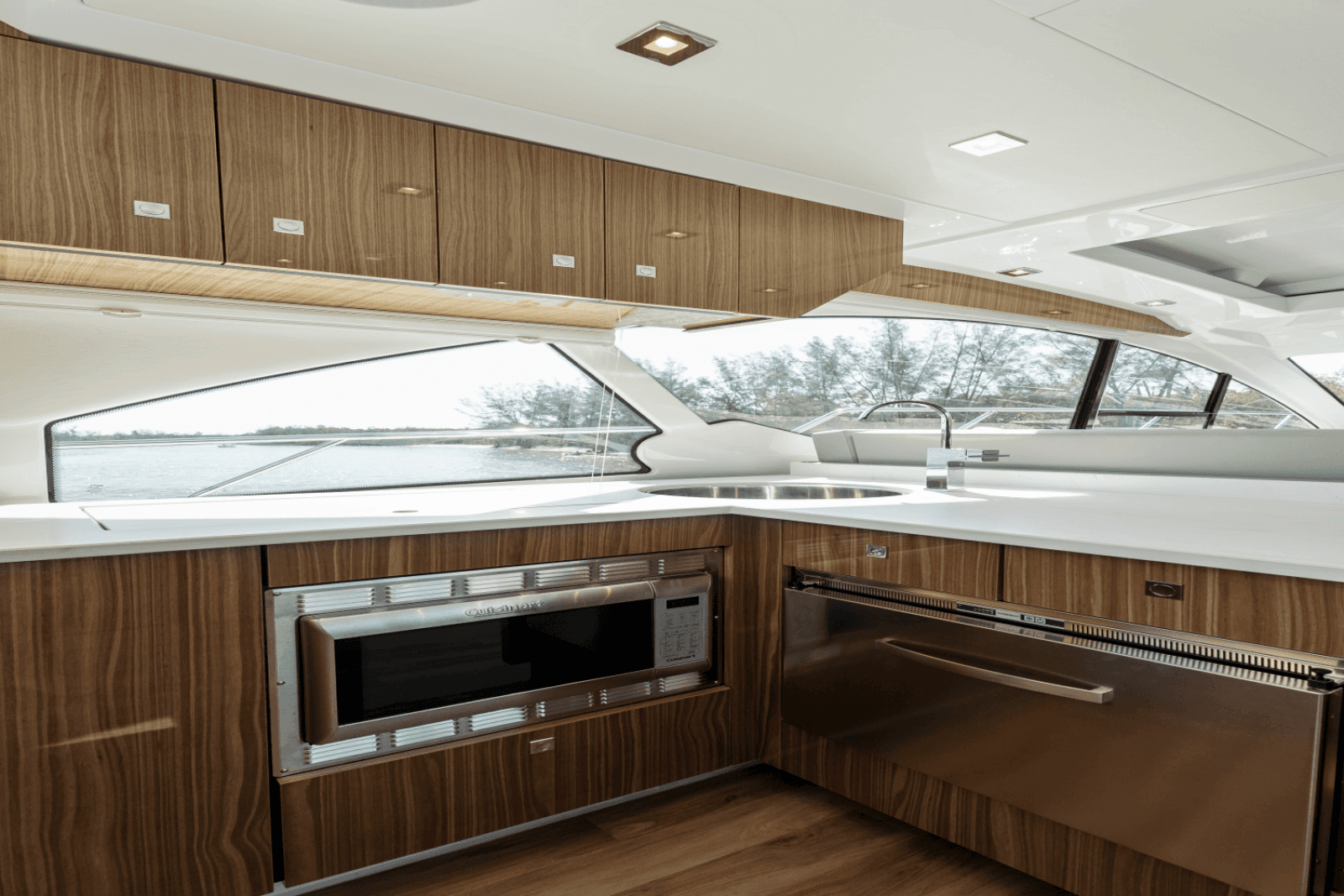 2025 Cruisers Yachts 50 Cantius