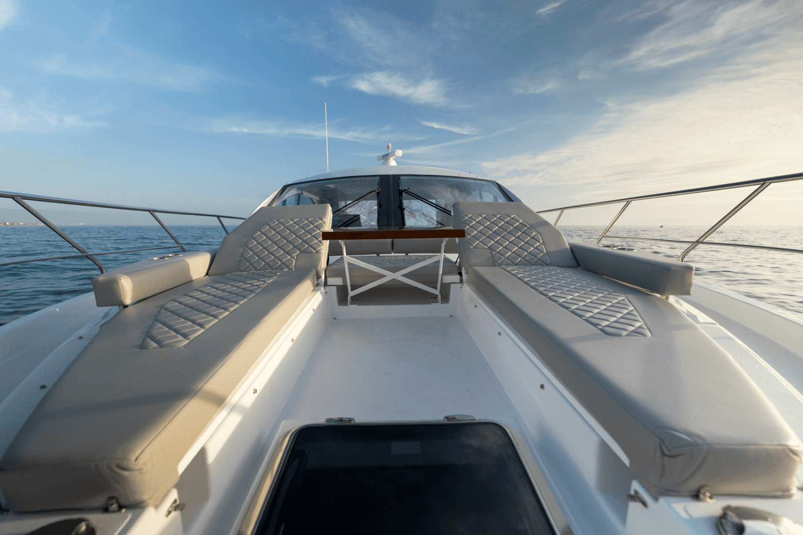 2025 Cruisers Yachts 50 Cantius
