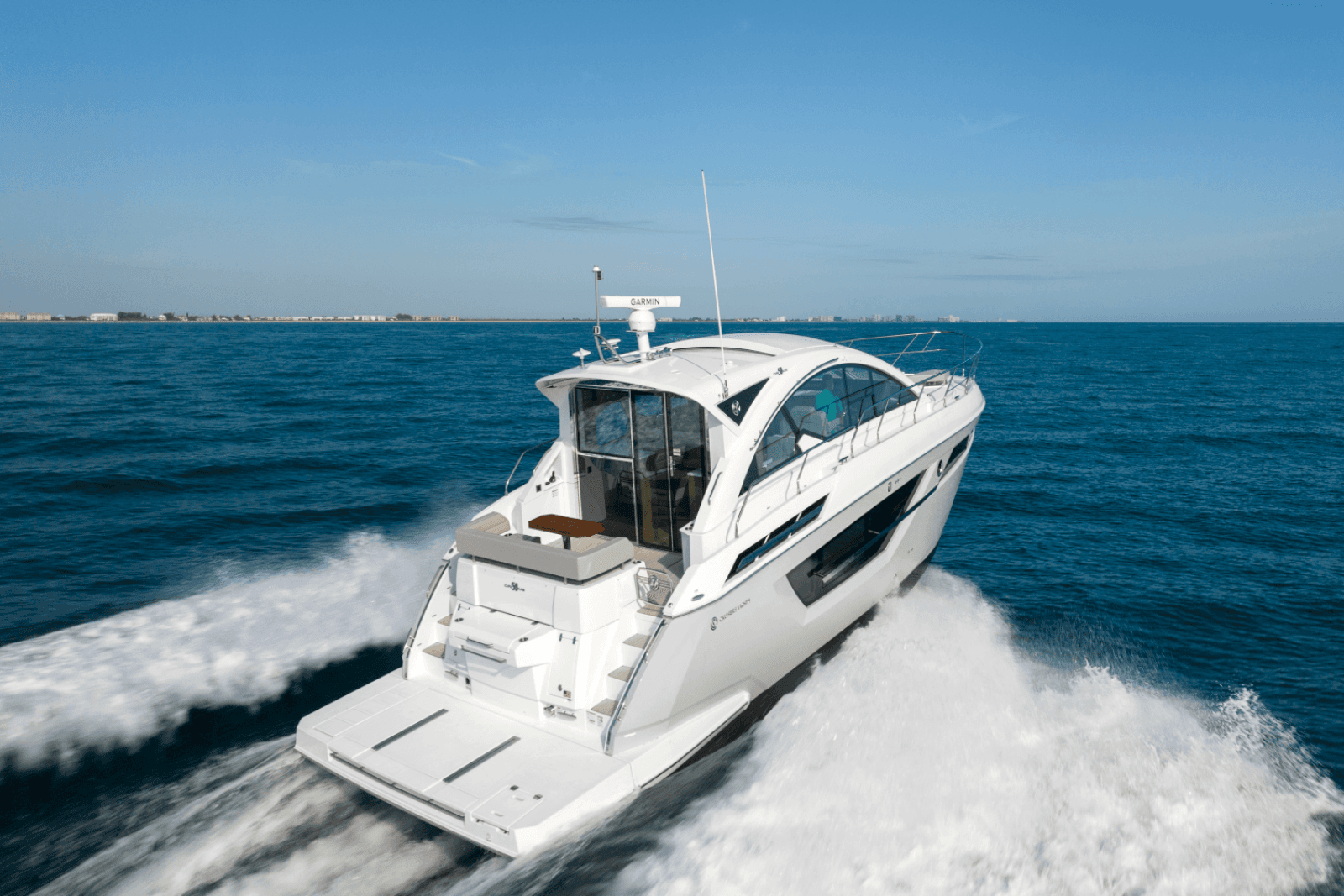 2025 Cruisers Yachts 50 Cantius
