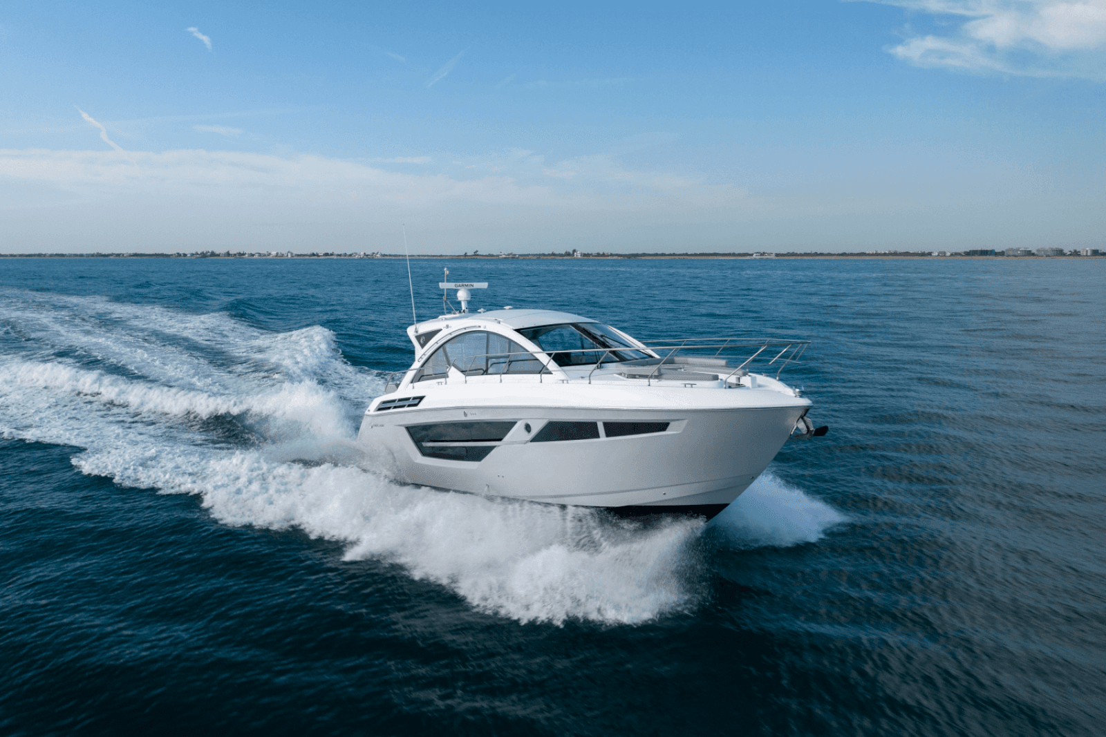2025 Cruisers Yachts 50 Cantius