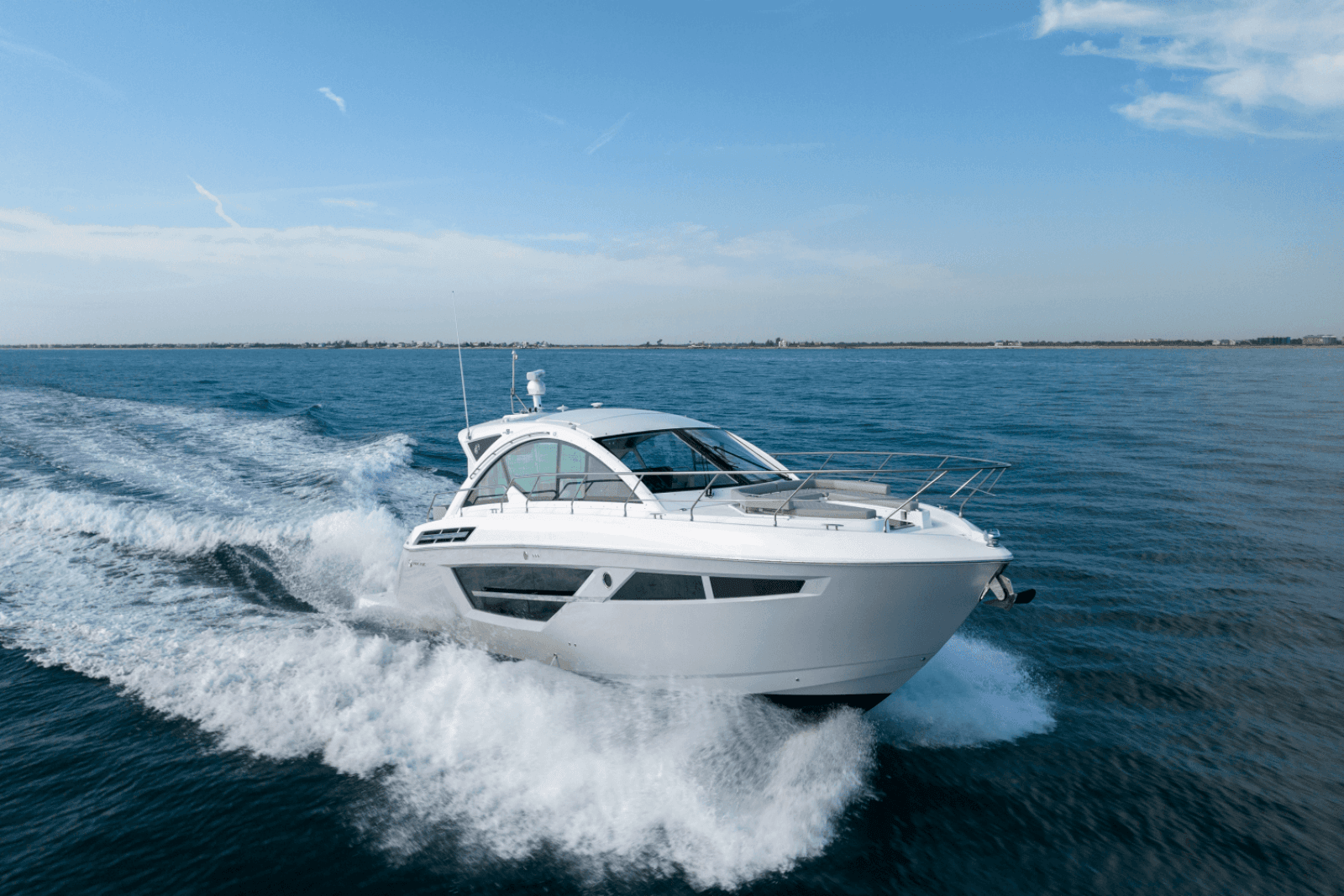 2025 Cruisers Yachts 50 Cantius