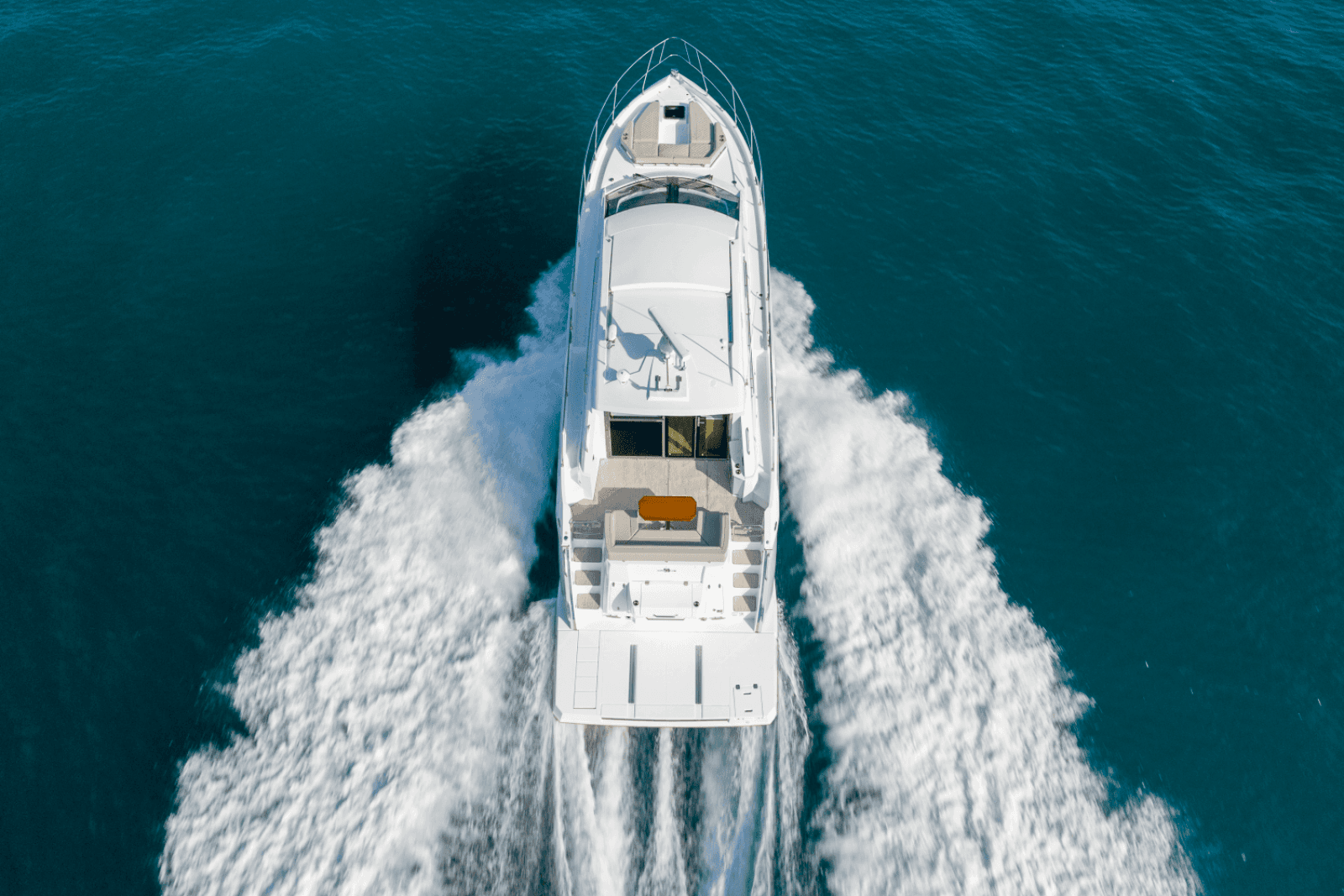 2025 Cruisers Yachts 50 Cantius