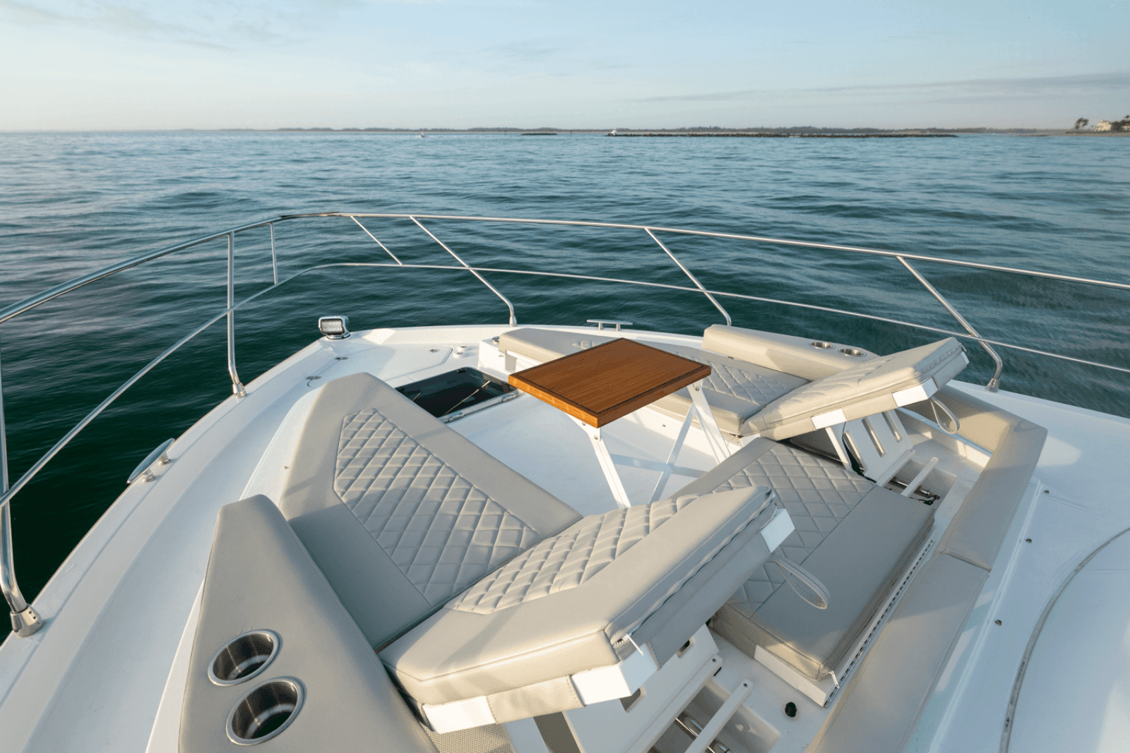2025 Cruisers Yachts 50 Cantius