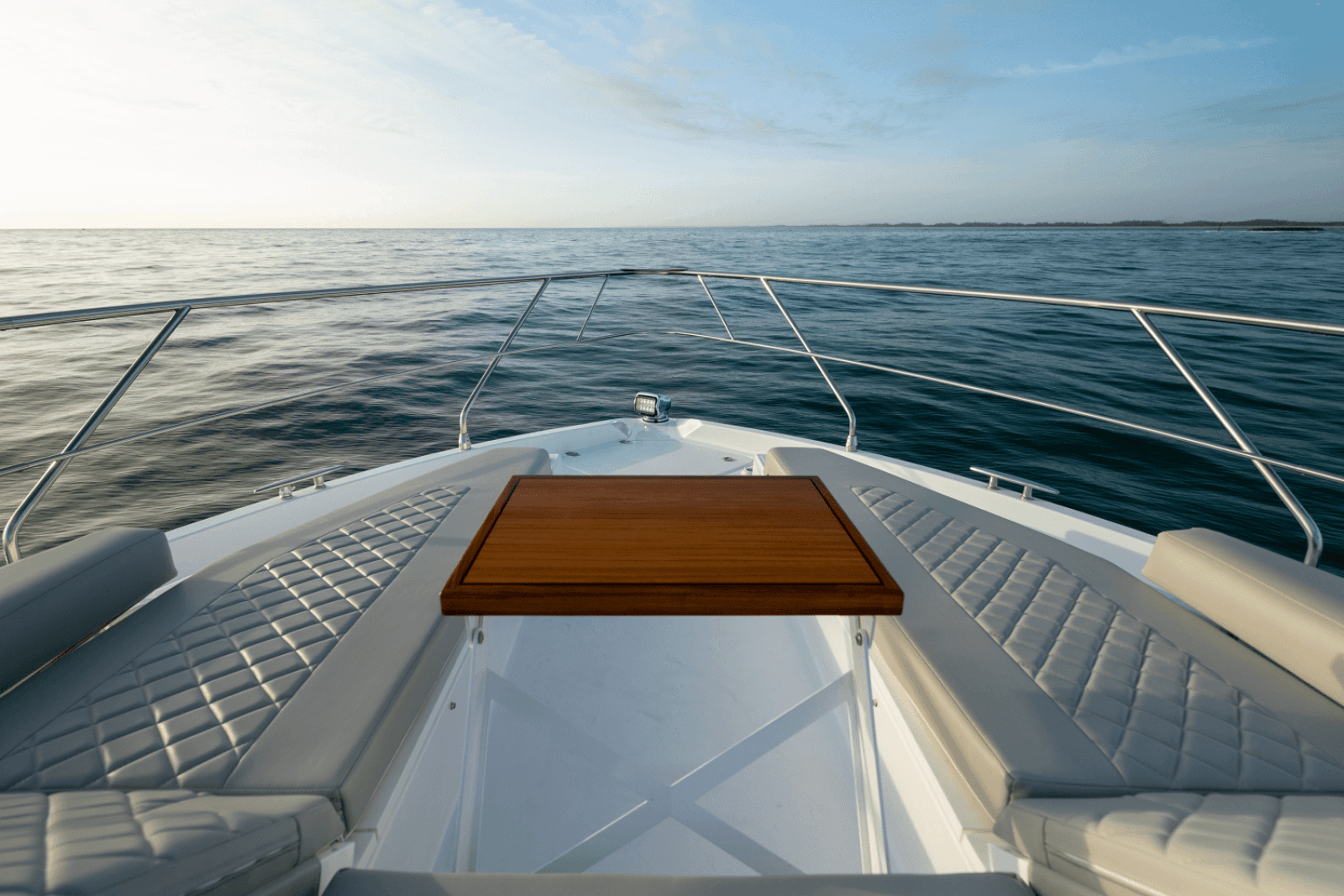 2025 Cruisers Yachts 50 Cantius