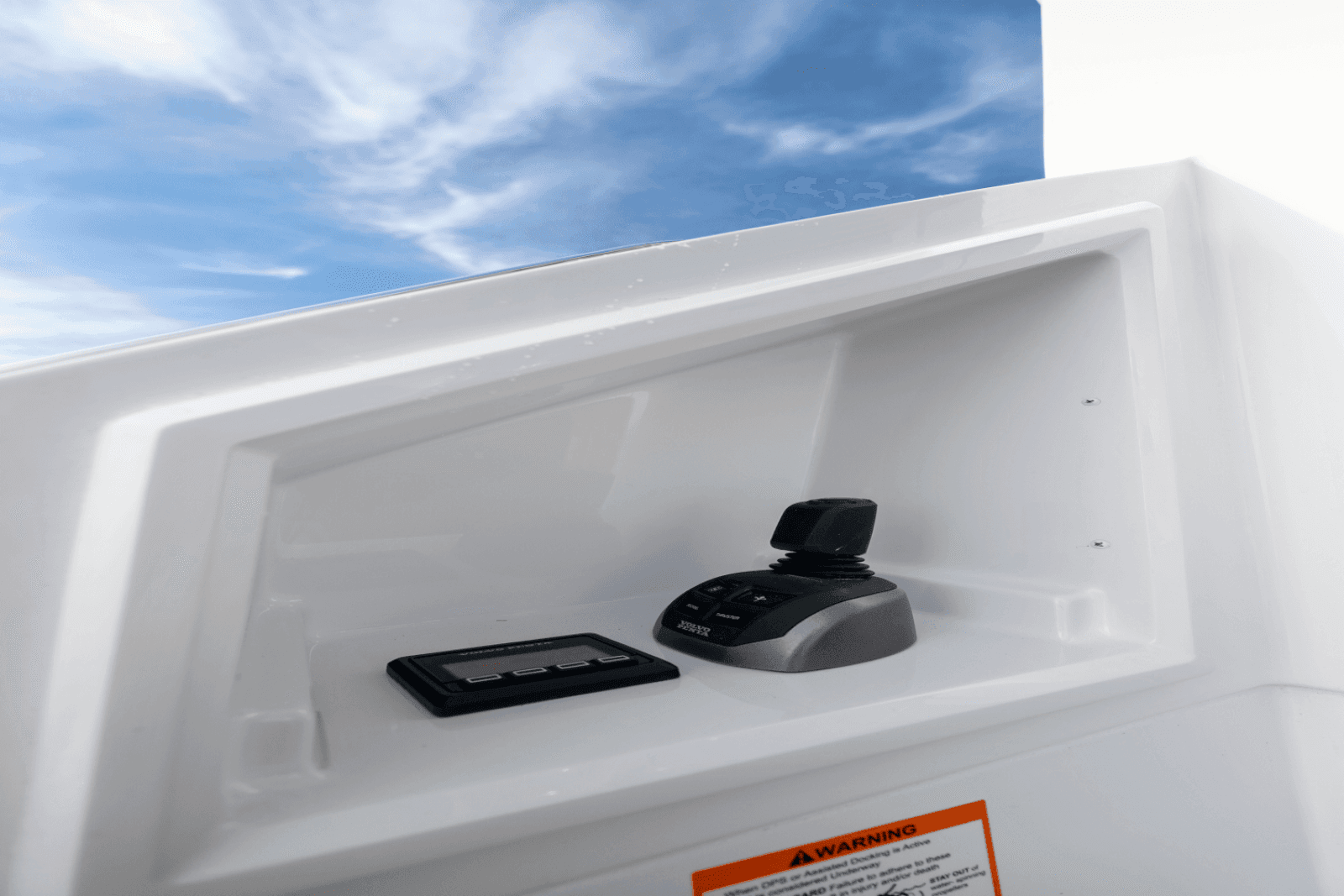 2025 Cruisers Yachts 50 Cantius