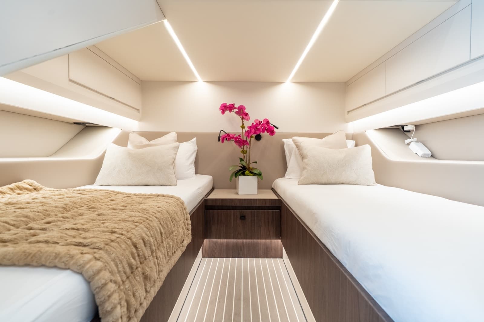 2026 Vanquish Yachts 55 Veloce