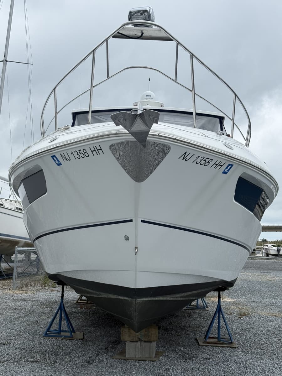 2016 Cruisers Yachts 350 Express
