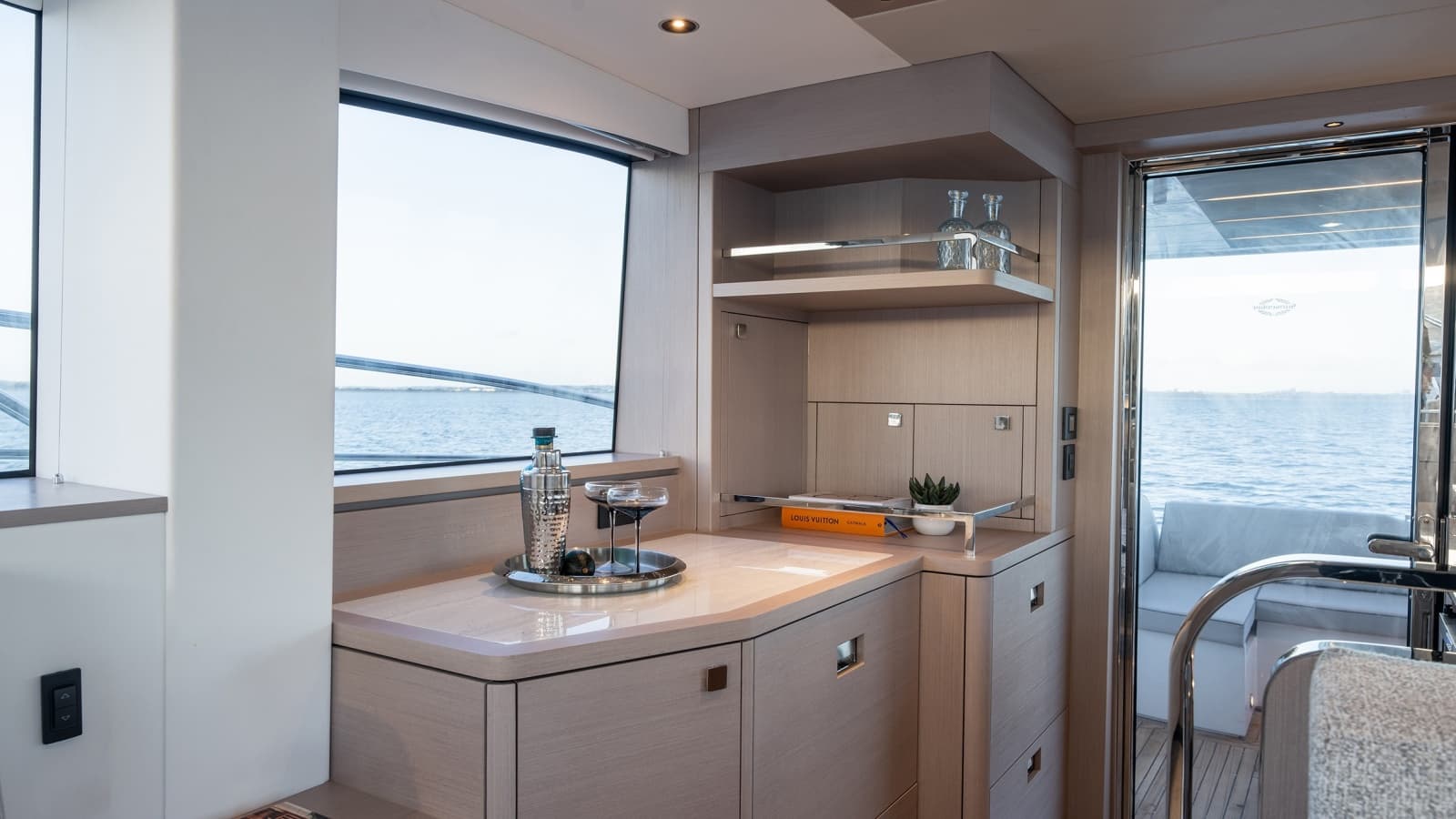 2027 Sunseeker 56 Manhattan