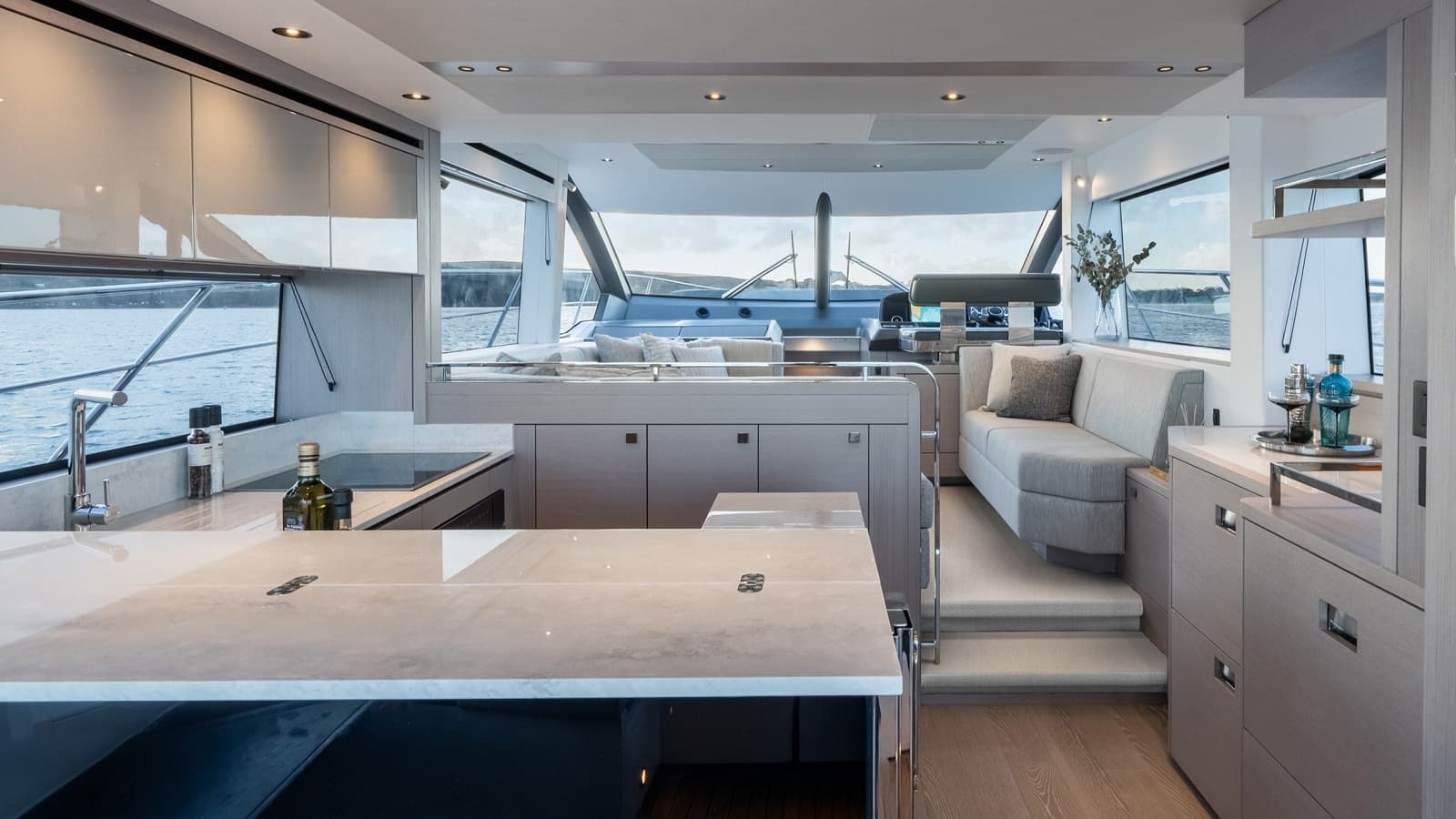 2027 Sunseeker 56 Manhattan
