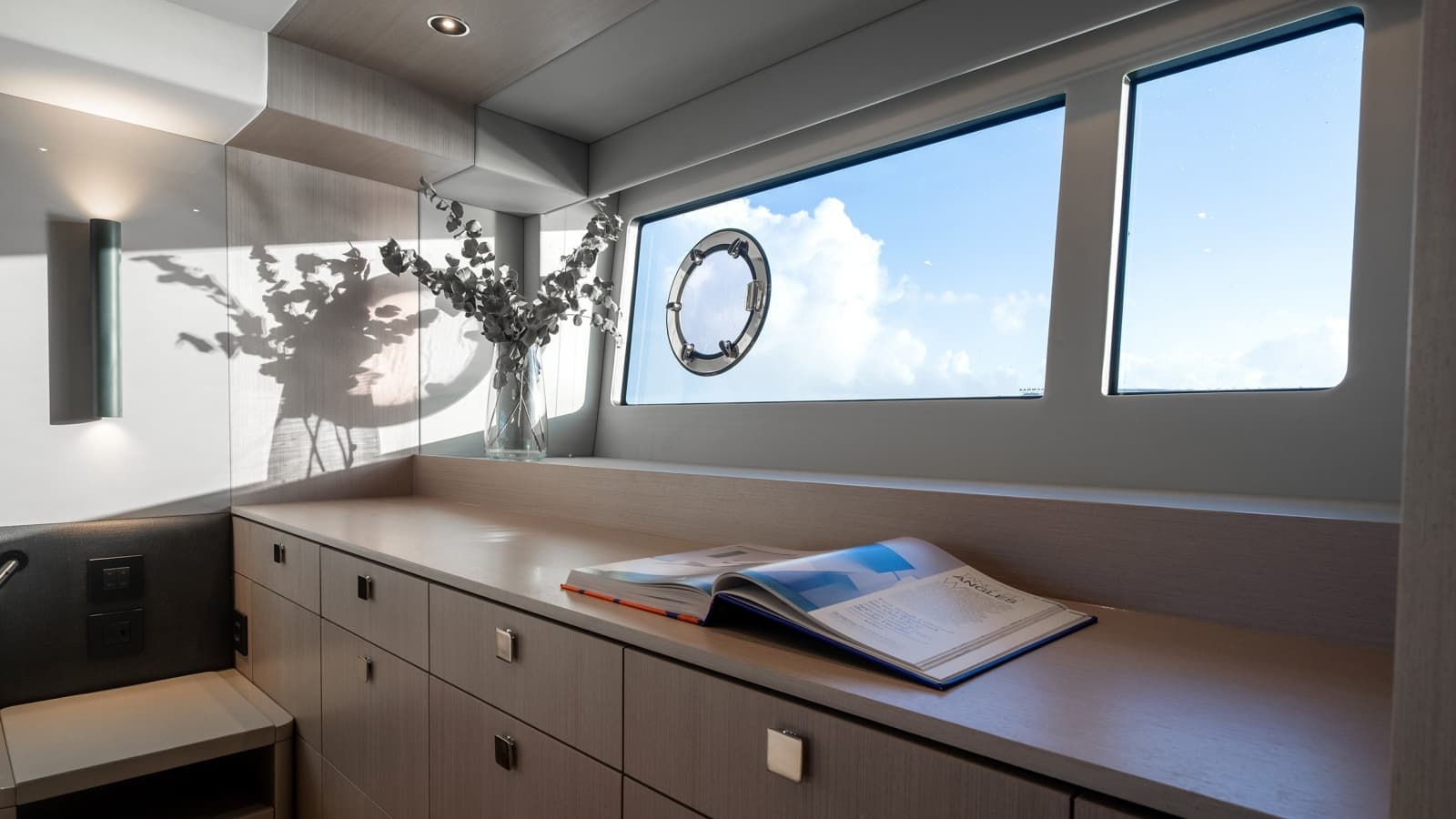 2027 Sunseeker 56 Manhattan