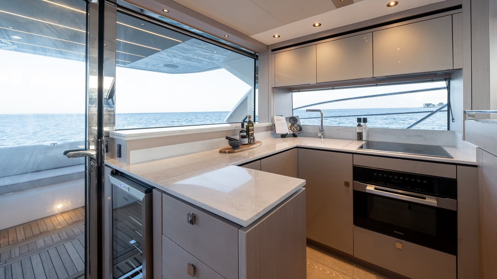 2027 Sunseeker 56 Manhattan