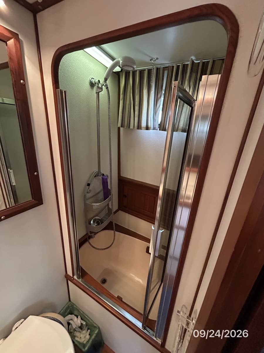 36' Monk master stateroom shower