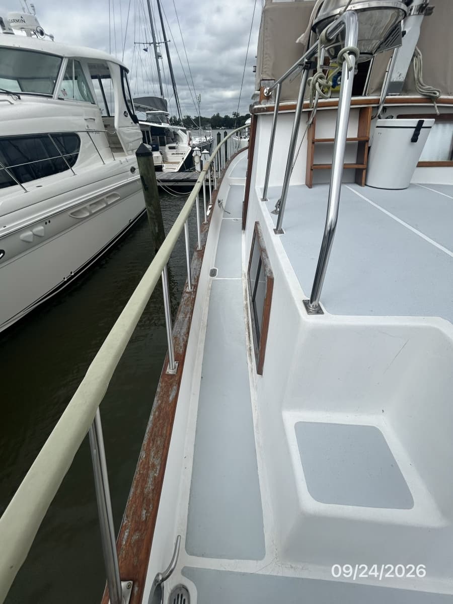 36' Monk port side deck1