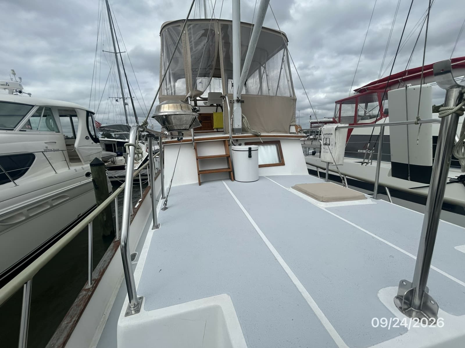 36' Monk trunk cabin forward