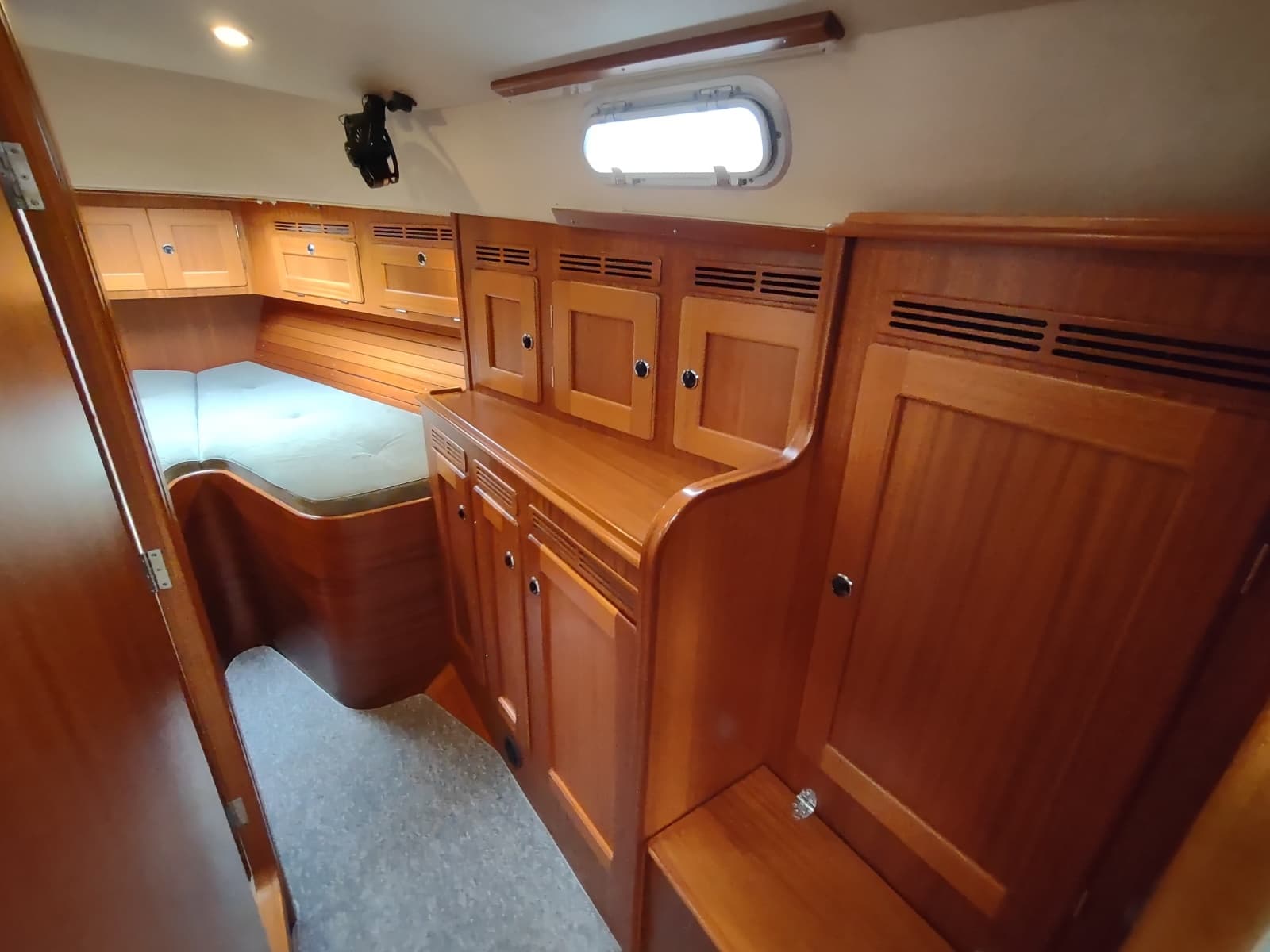 2004 Hallberg-Rassy 43