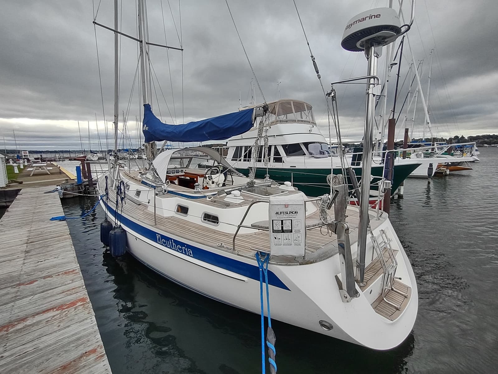 2004 Hallberg-Rassy 43