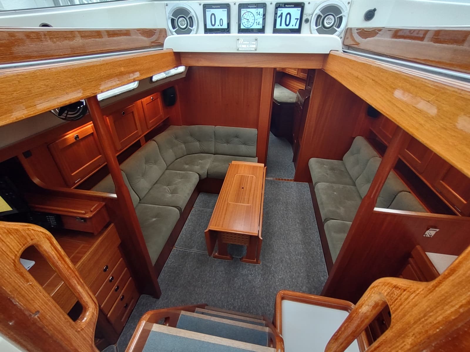 2004 Hallberg-Rassy 43
