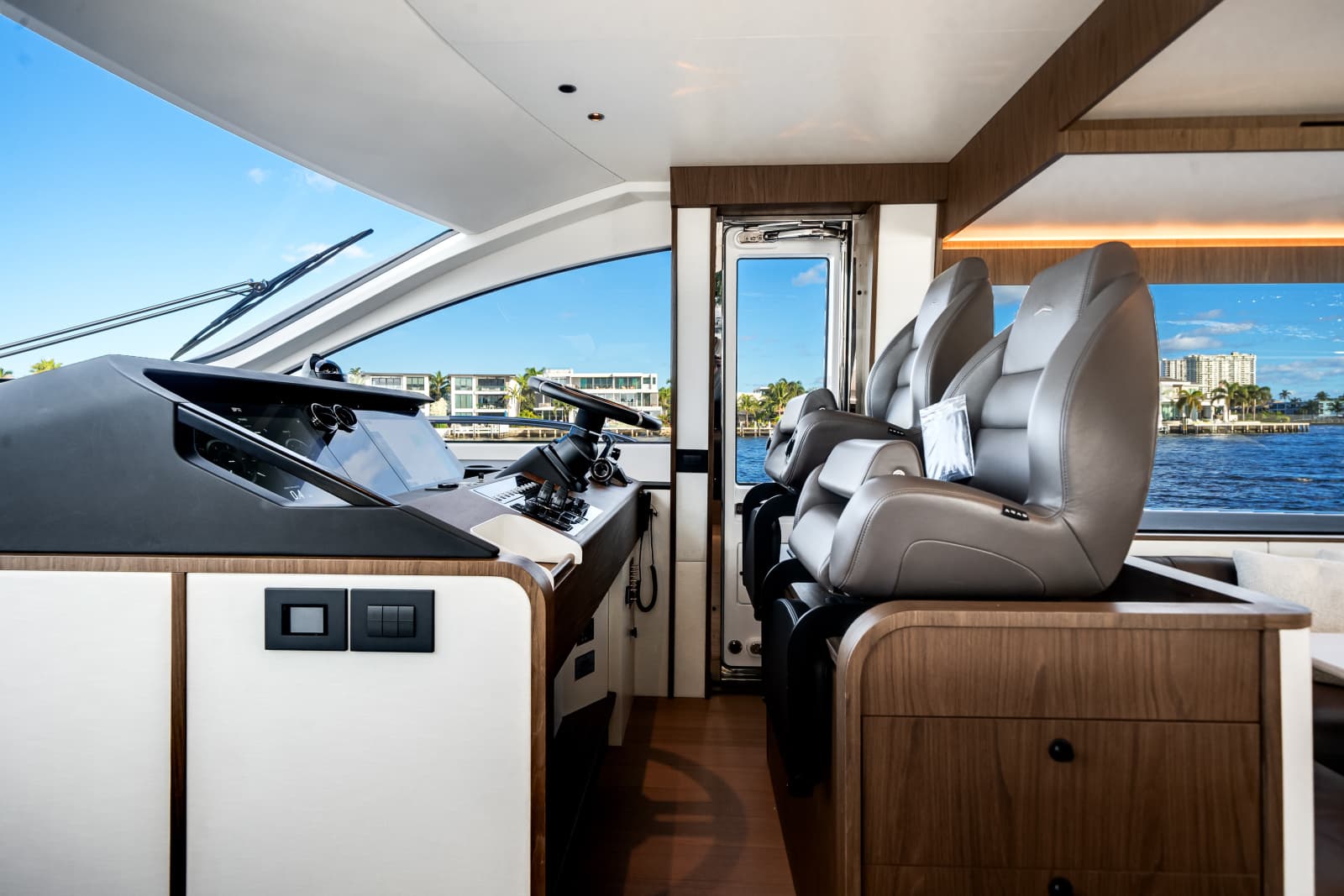 2025 Azimut Fly 72