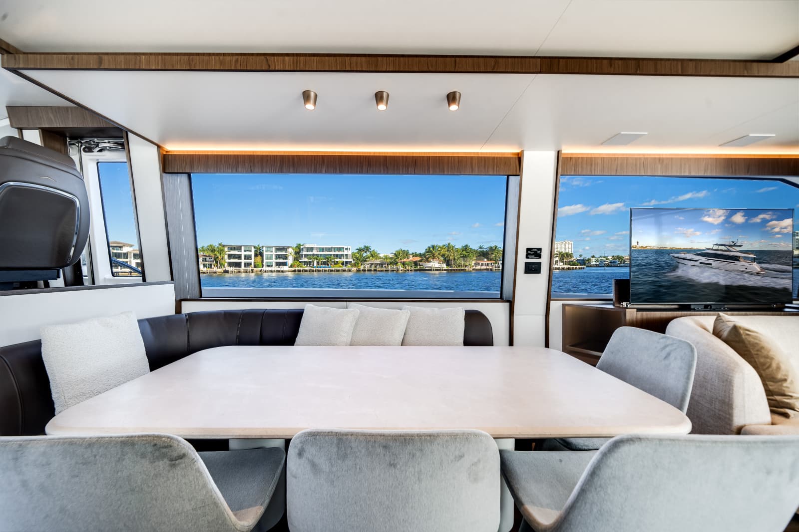 2025 Azimut Fly 72