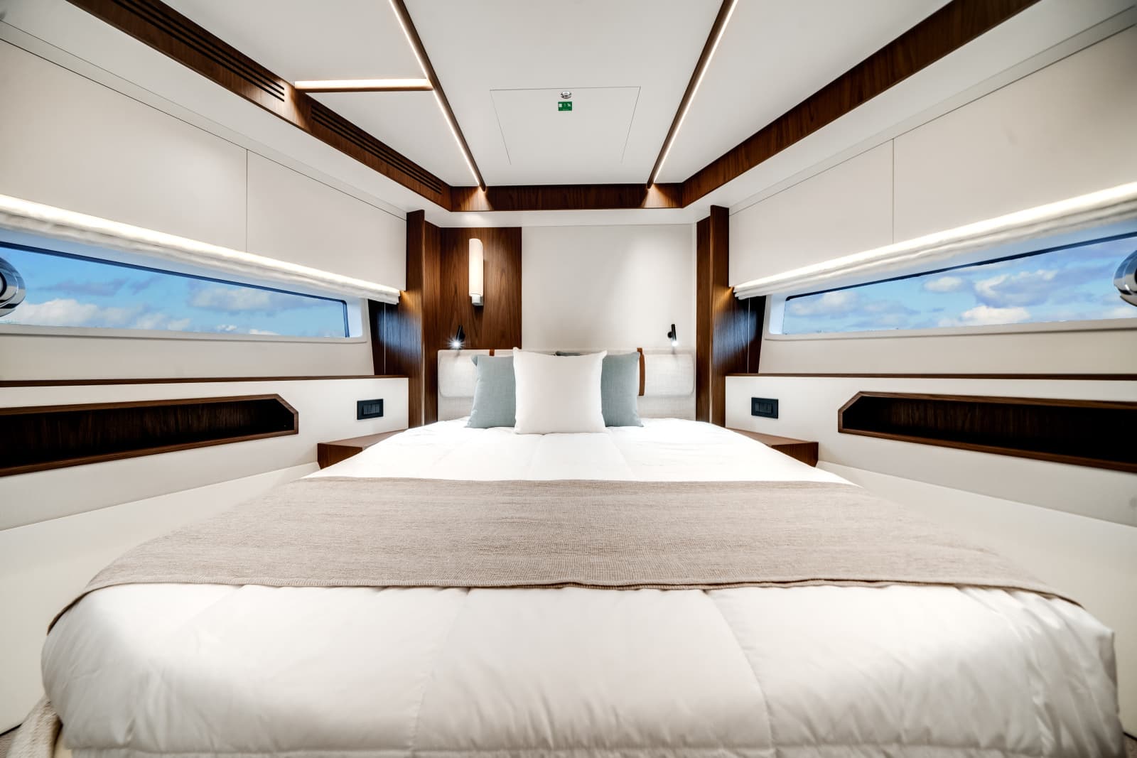 2025 Azimut Fly 72