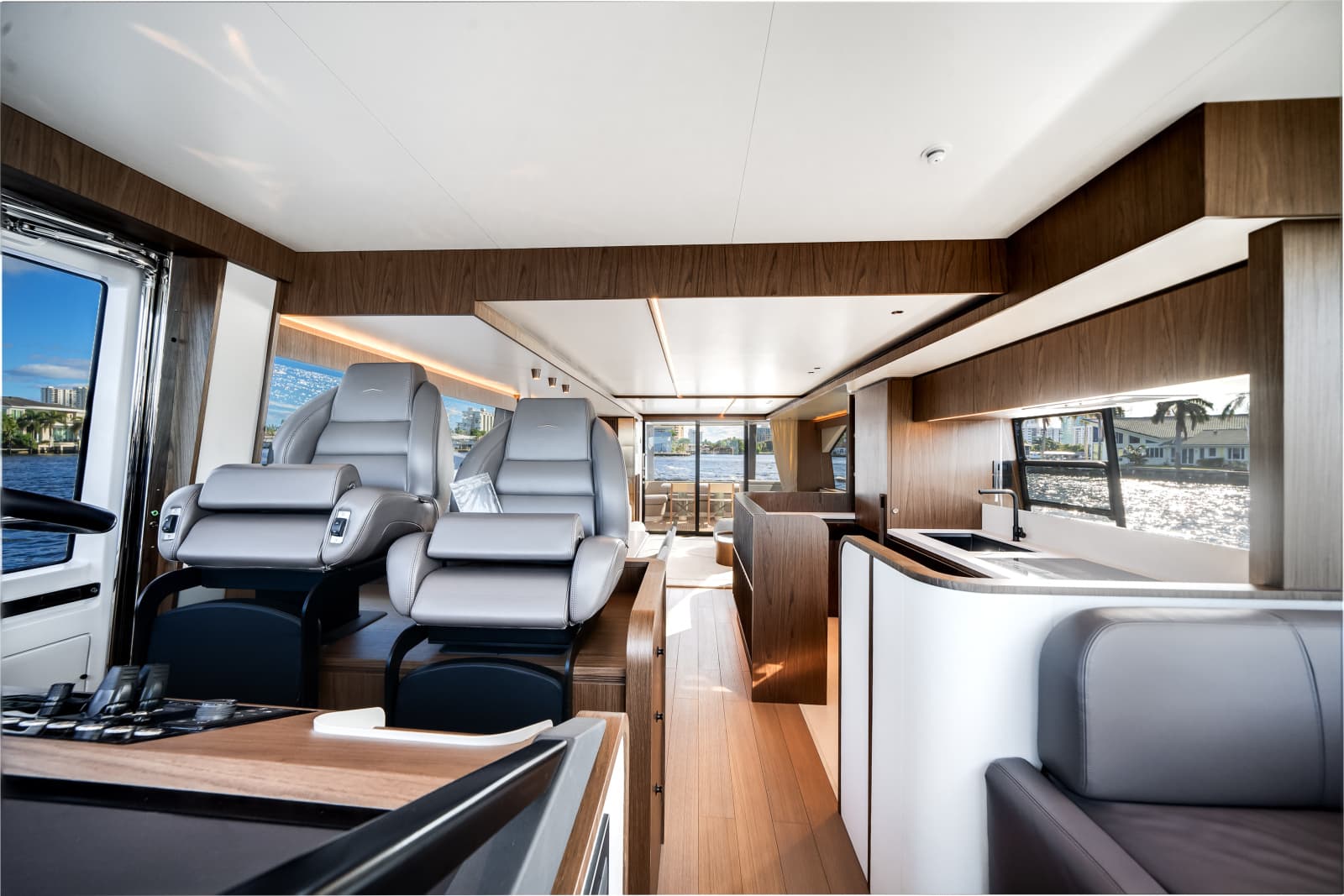 2025 Azimut Fly 72