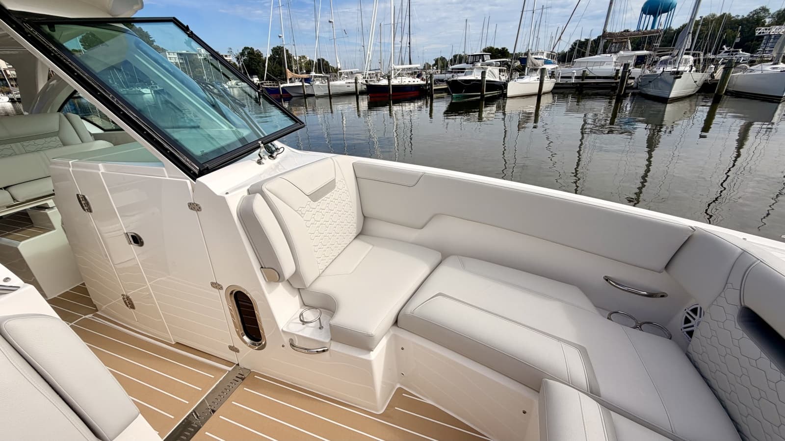 2026 Tiara Yachts 34 LX