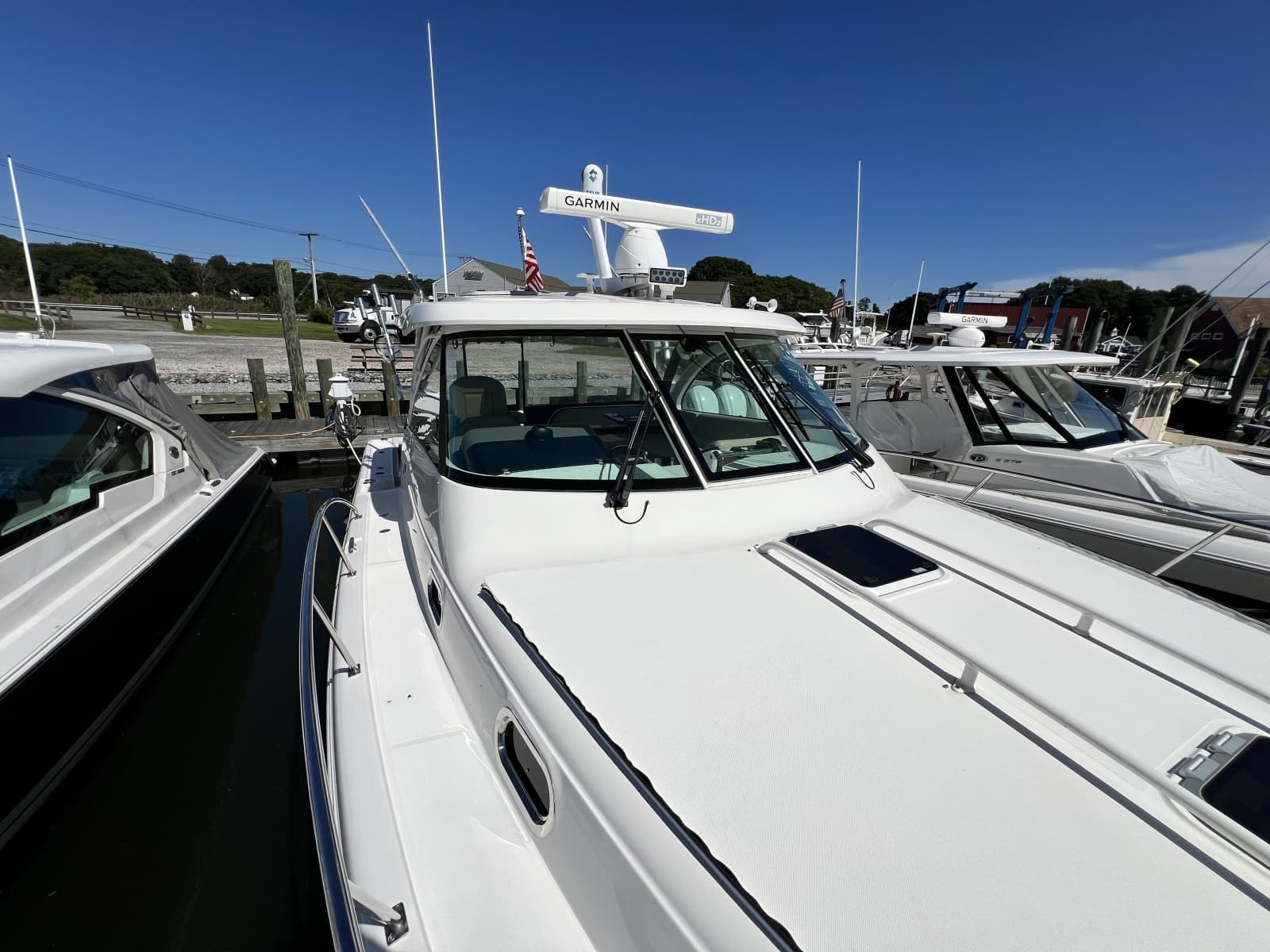2020 Pursuit 385 Offshore