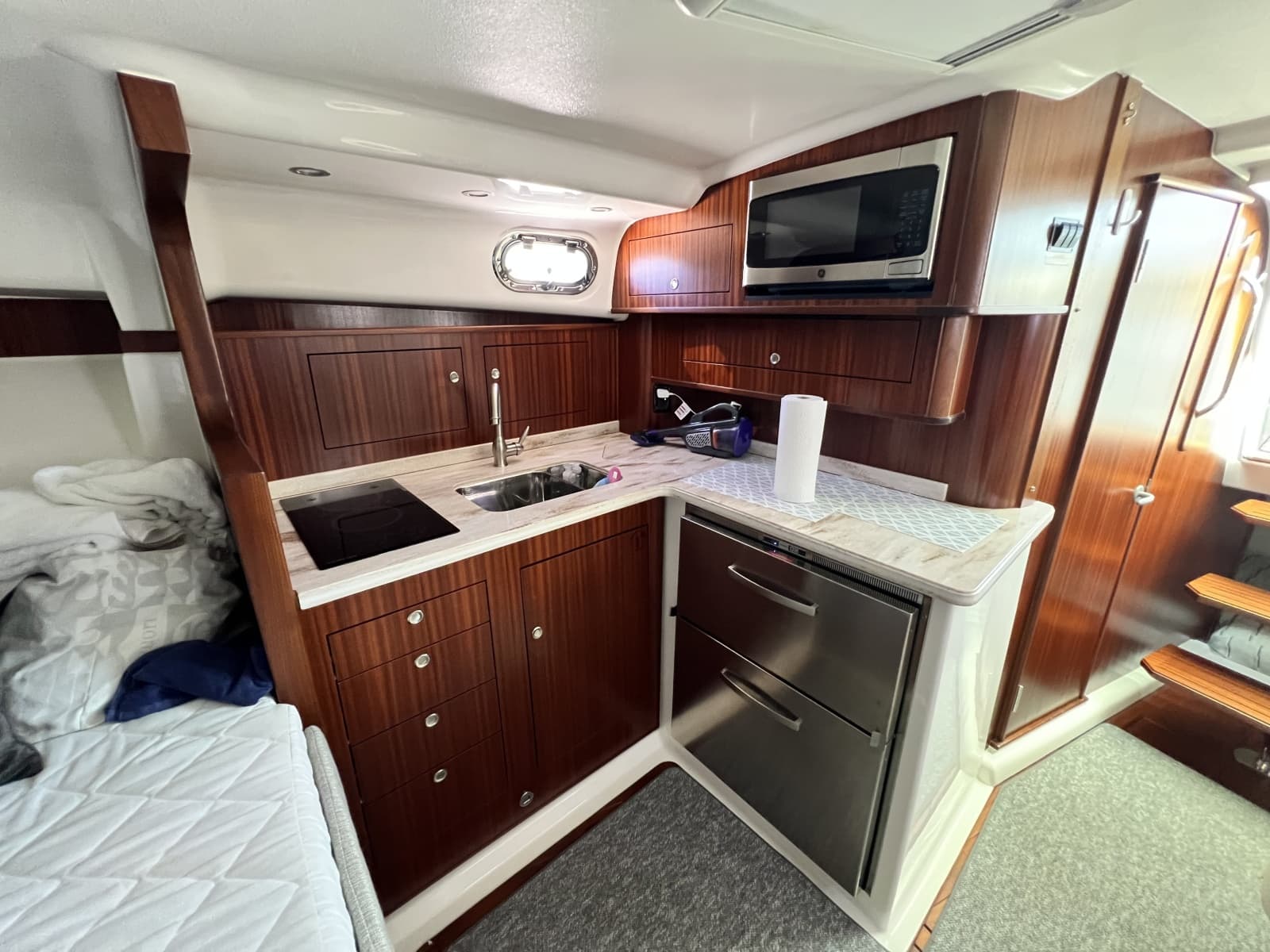 2020 Pursuit 385 Offshore