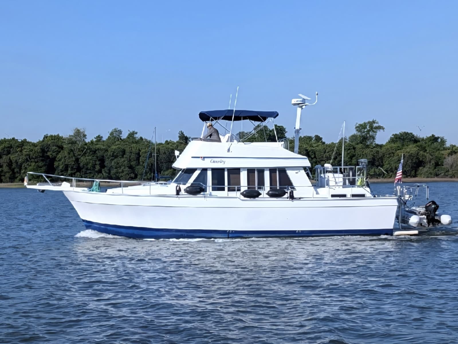 2001 Mainship 43 Trawler Aft Cabin
