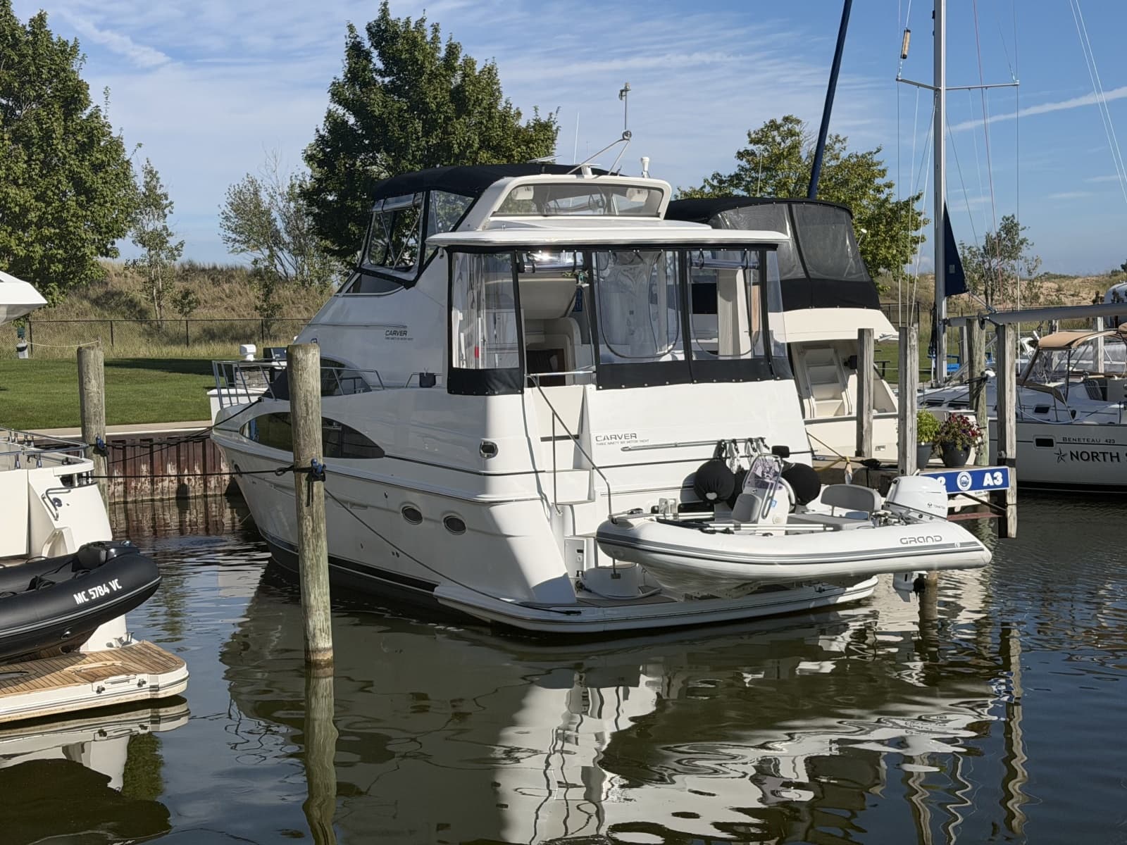 2000 Carver 396 Motor Yacht