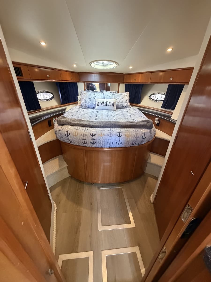 2000 Carver 396 Motor Yacht