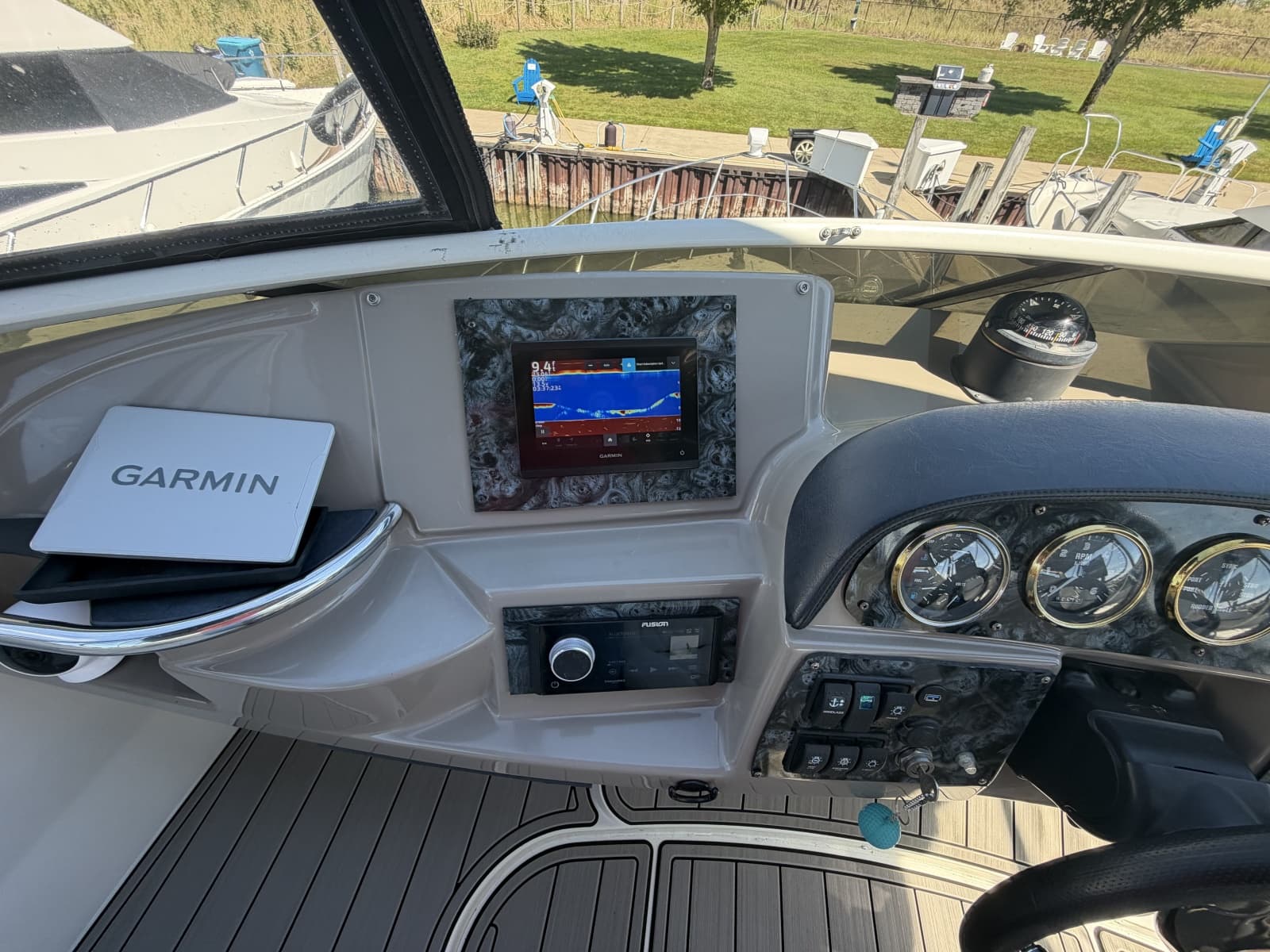 2000 Carver 396 Motor Yacht