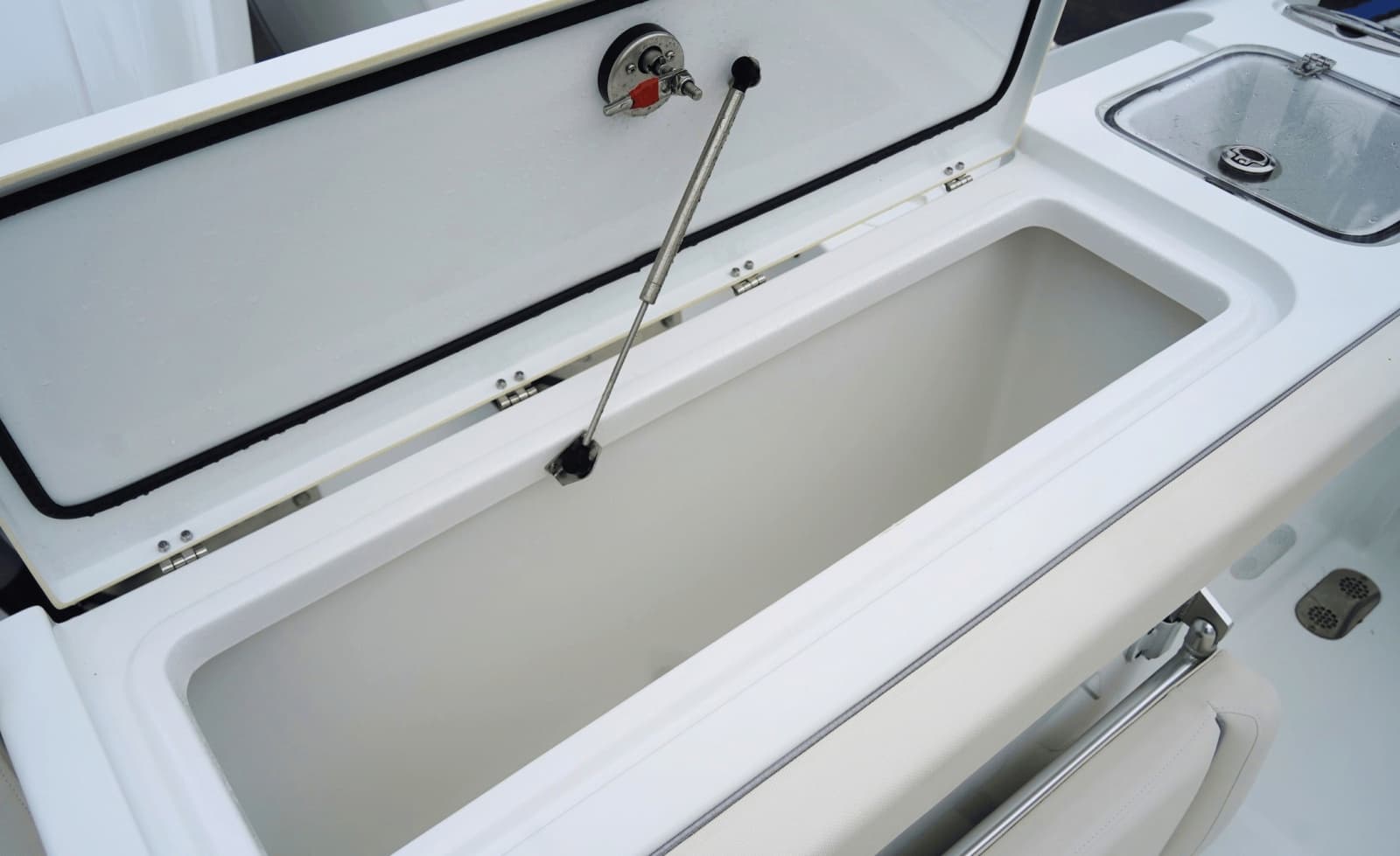 2025 Sea Hunt Gamefish 27FS