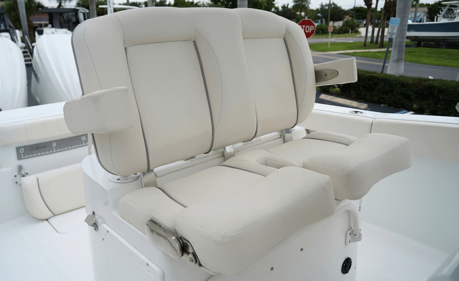 2025 Sea Hunt Gamefish 27FS