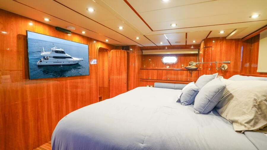2001 Motor Yacht 82MY