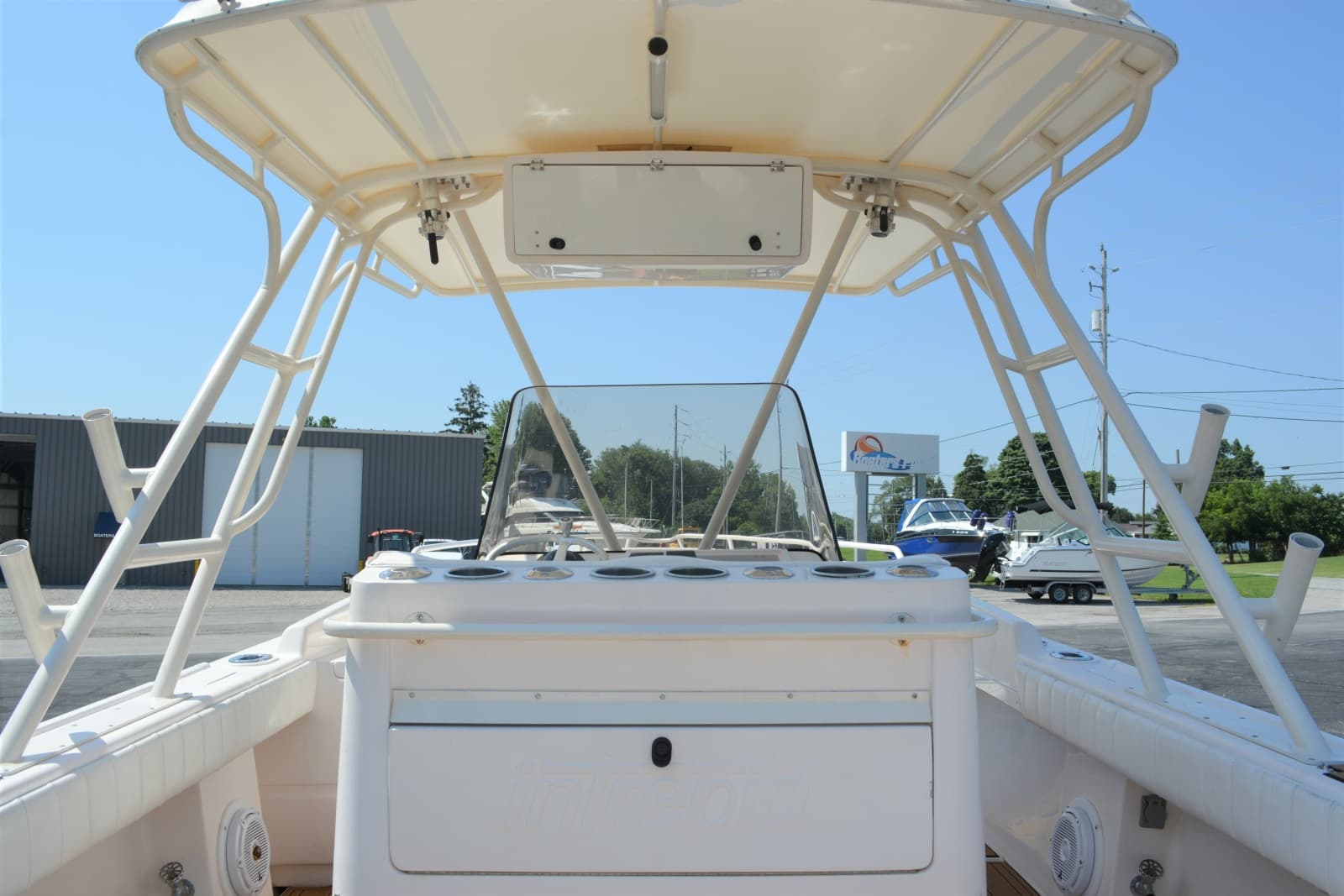 2001 Intrepid 322 Cuddy
