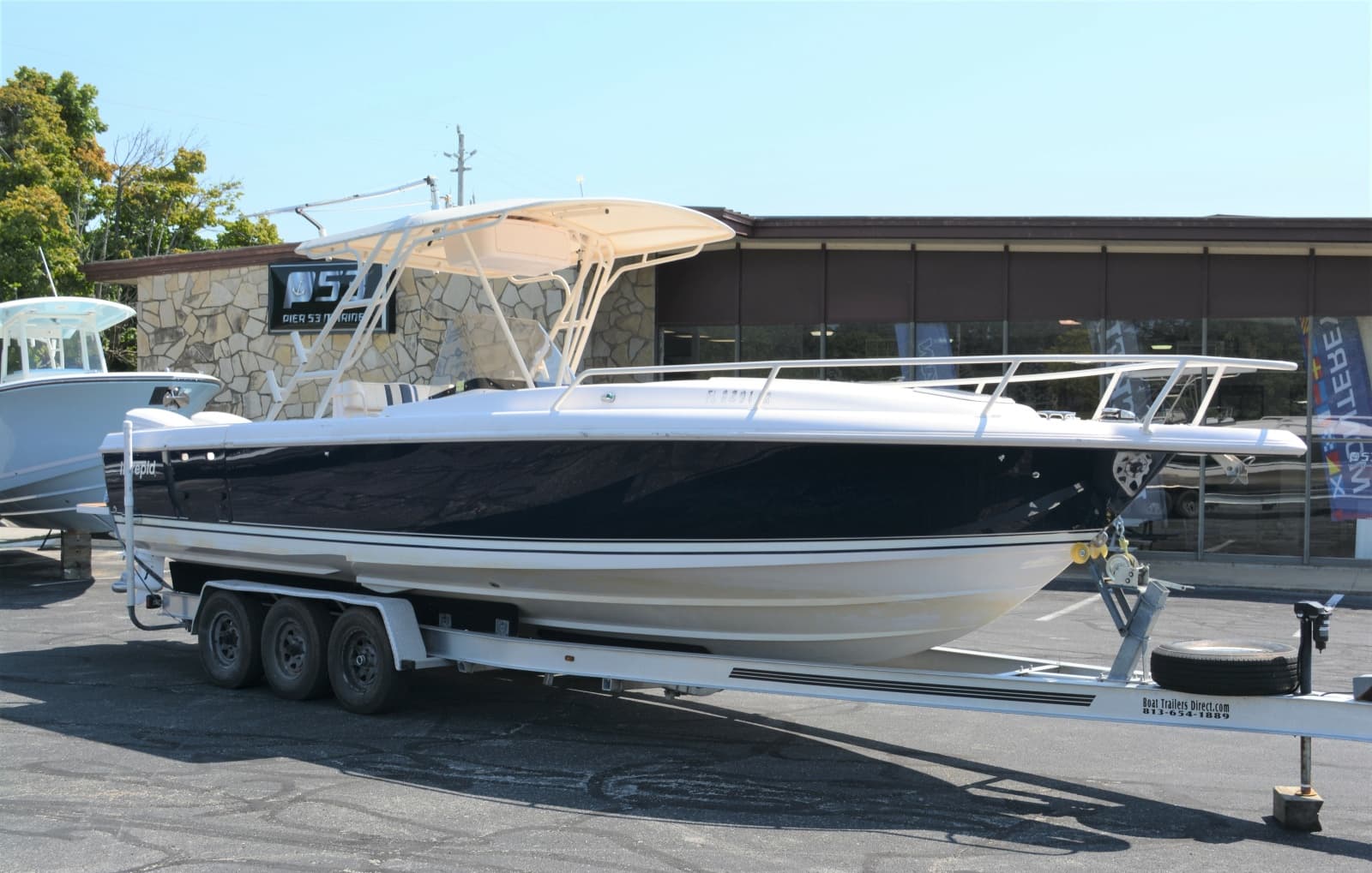 2001 Intrepid 322 Cuddy