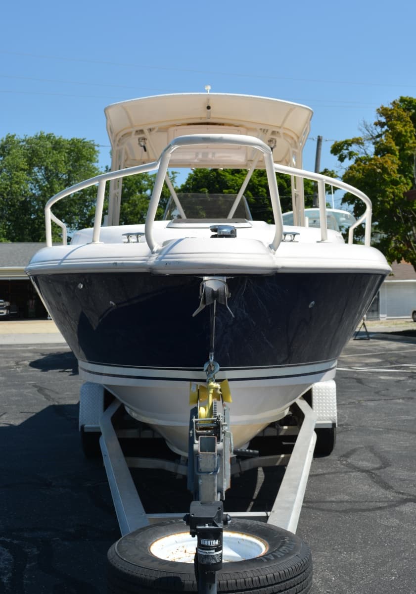 2001 Intrepid 322 Cuddy