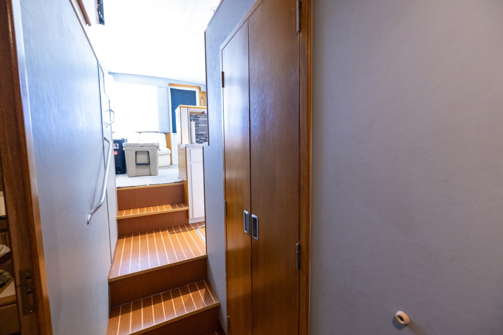 1995 Hatteras 43 Convertible