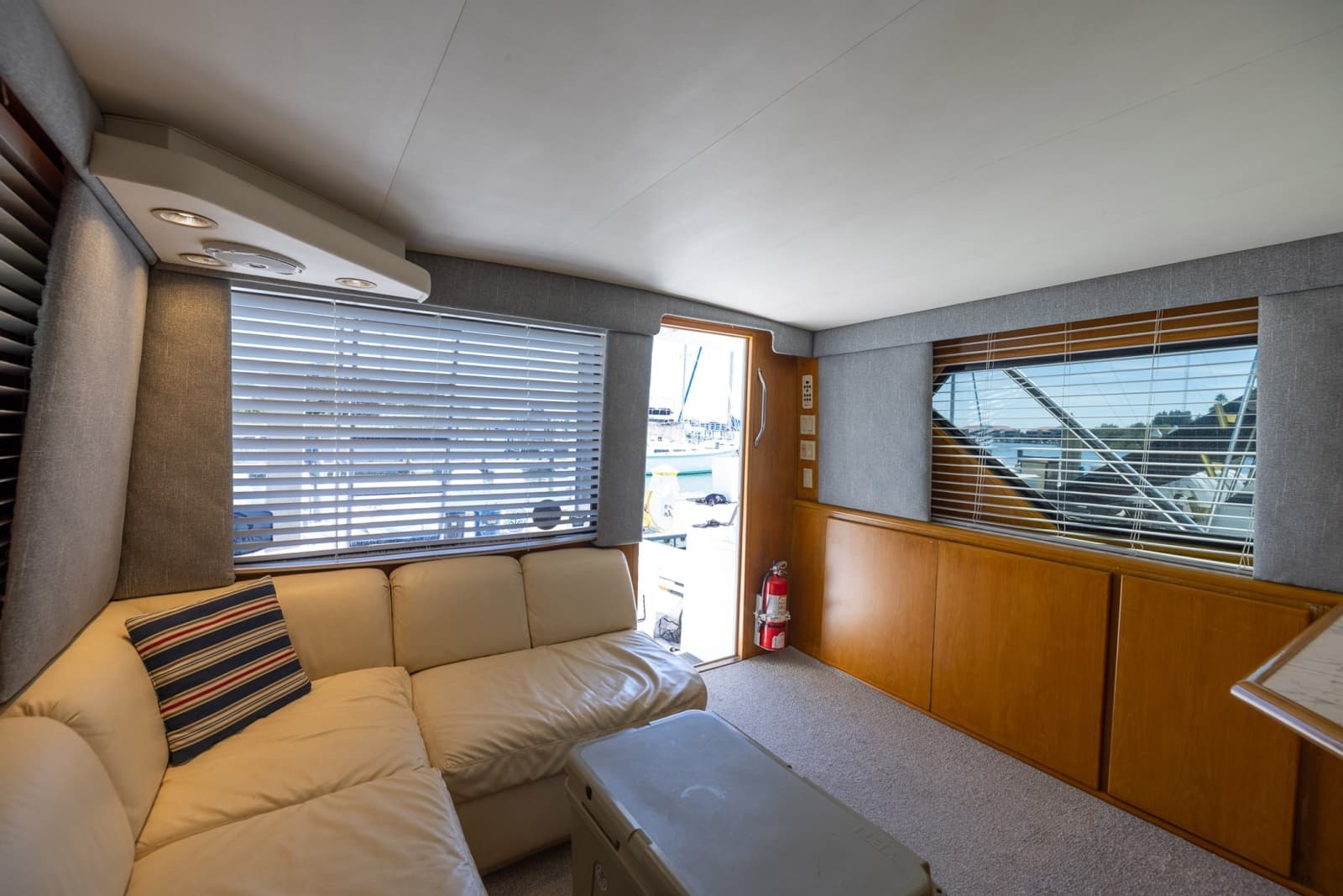 1995 Hatteras 43 Convertible
