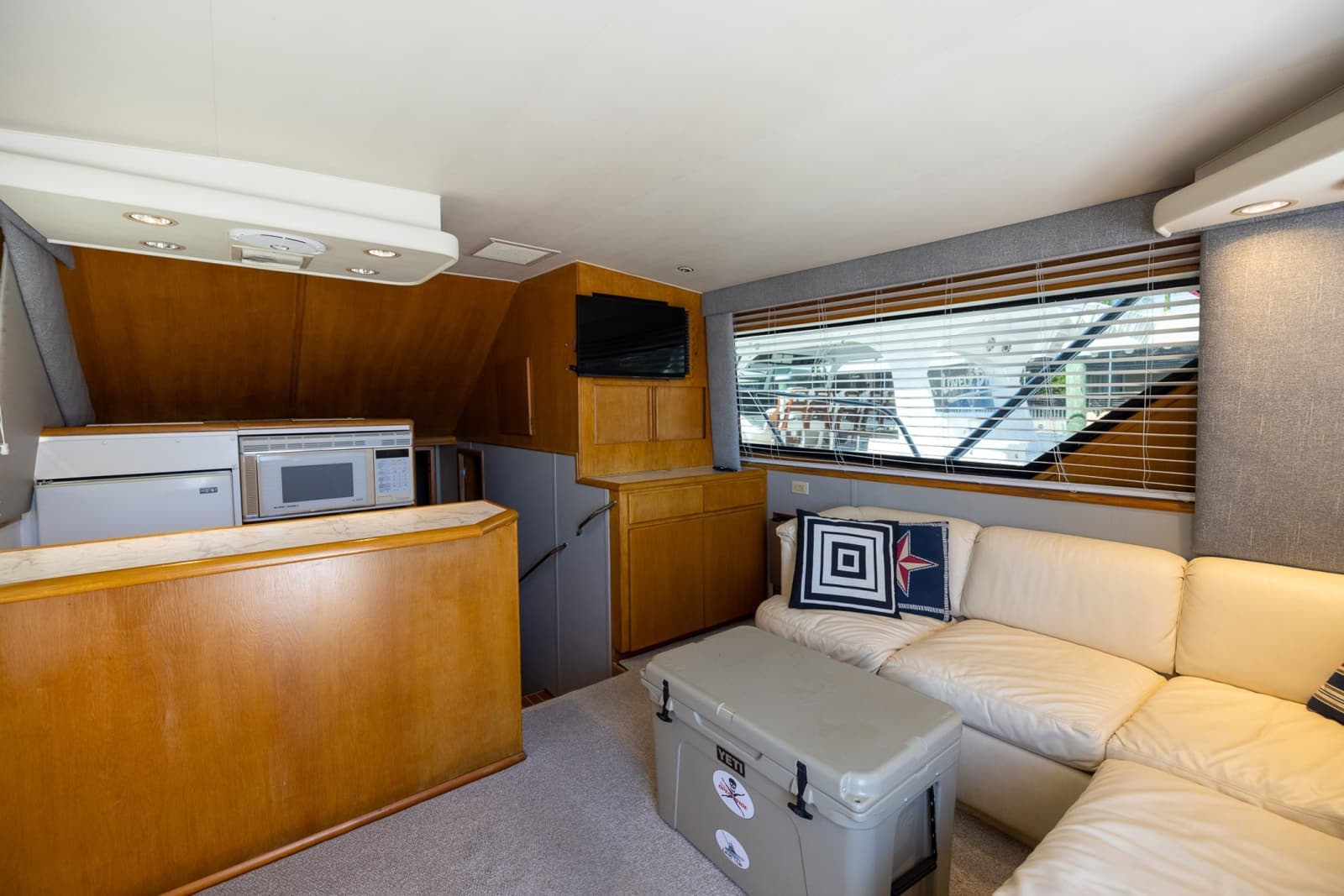 1995 Hatteras 43 Convertible