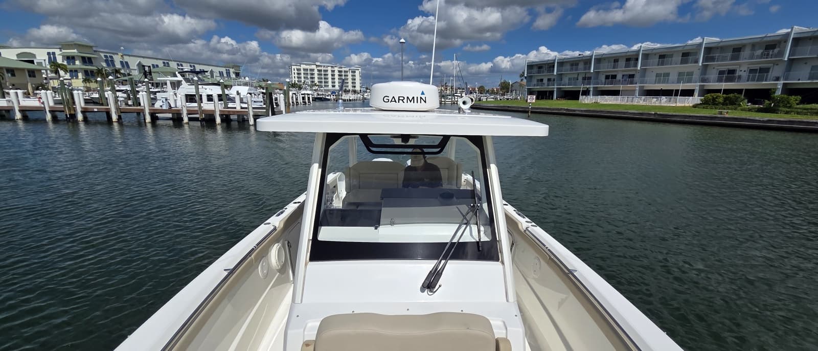 2019 Pursuit 328 Sport