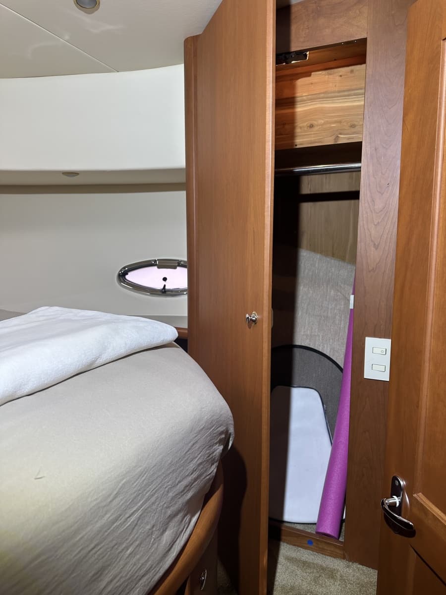 2005 Silverton 43 Motor Yacht