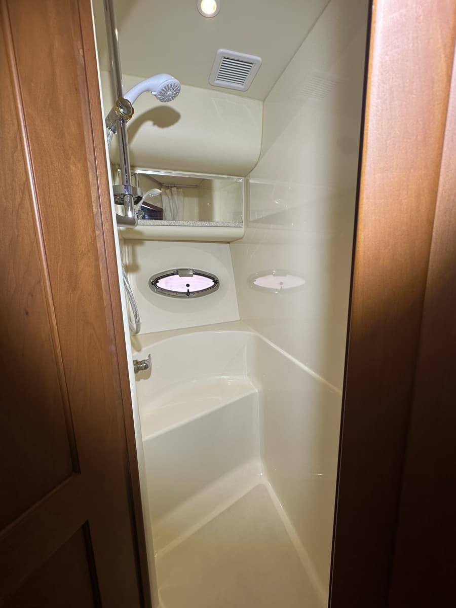 2005 Silverton 43 Motor Yacht