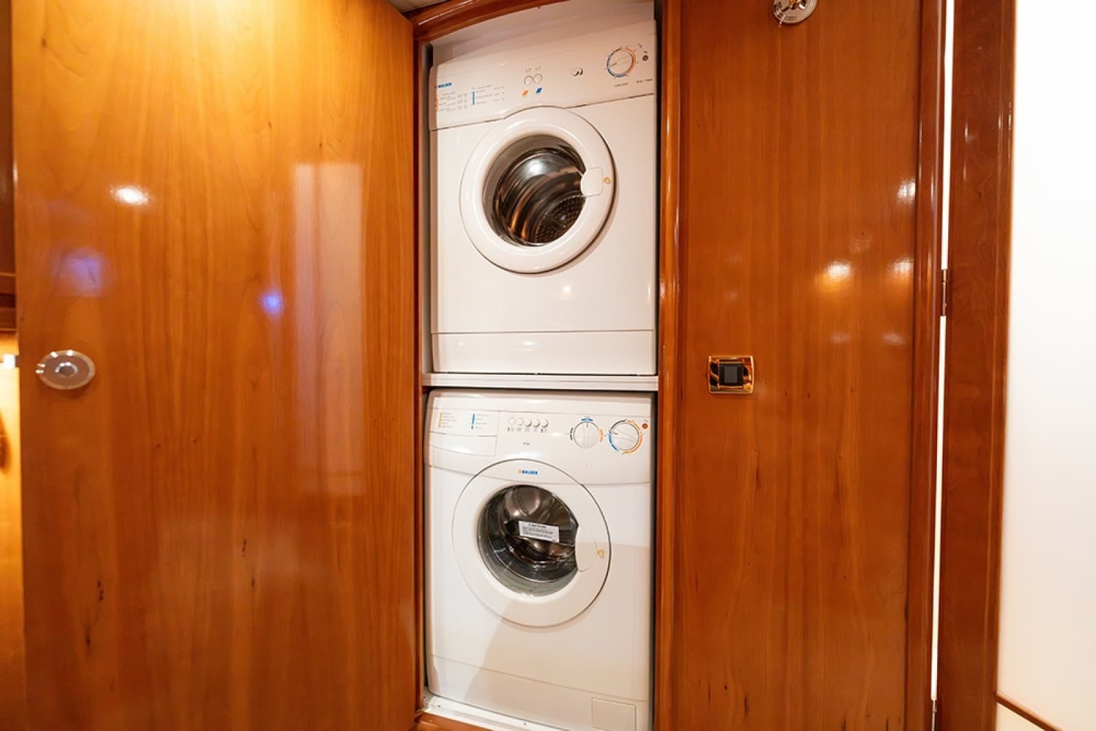 Malber washer and dryer units