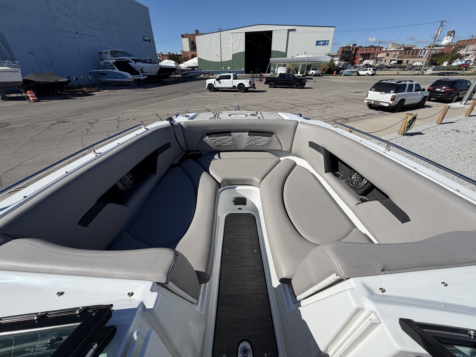 2022 Four Winns HD8