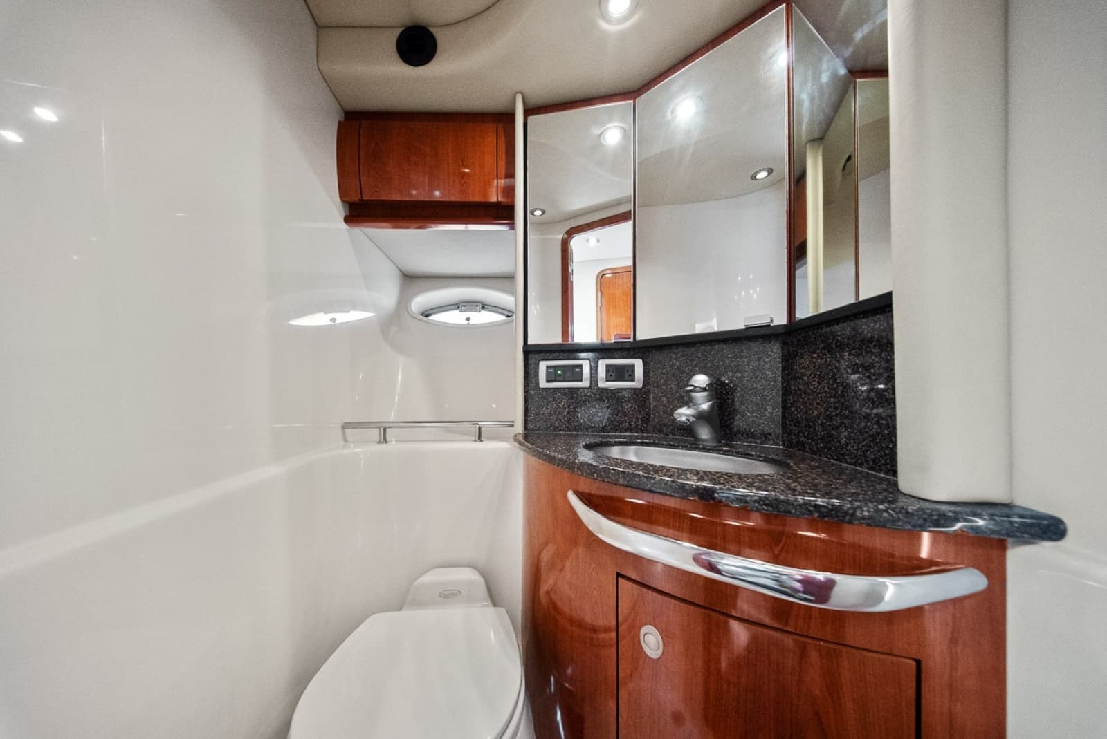 2005 Sea Ray 420 Sundancer