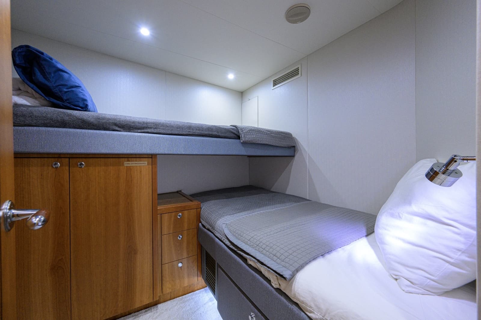 2013 Hatteras 80 Motor Yacht
